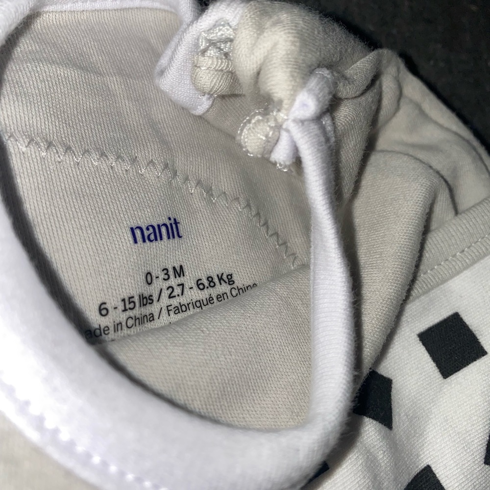 NANIT // accessory // monitors breathing for baby // only compatible with nanit